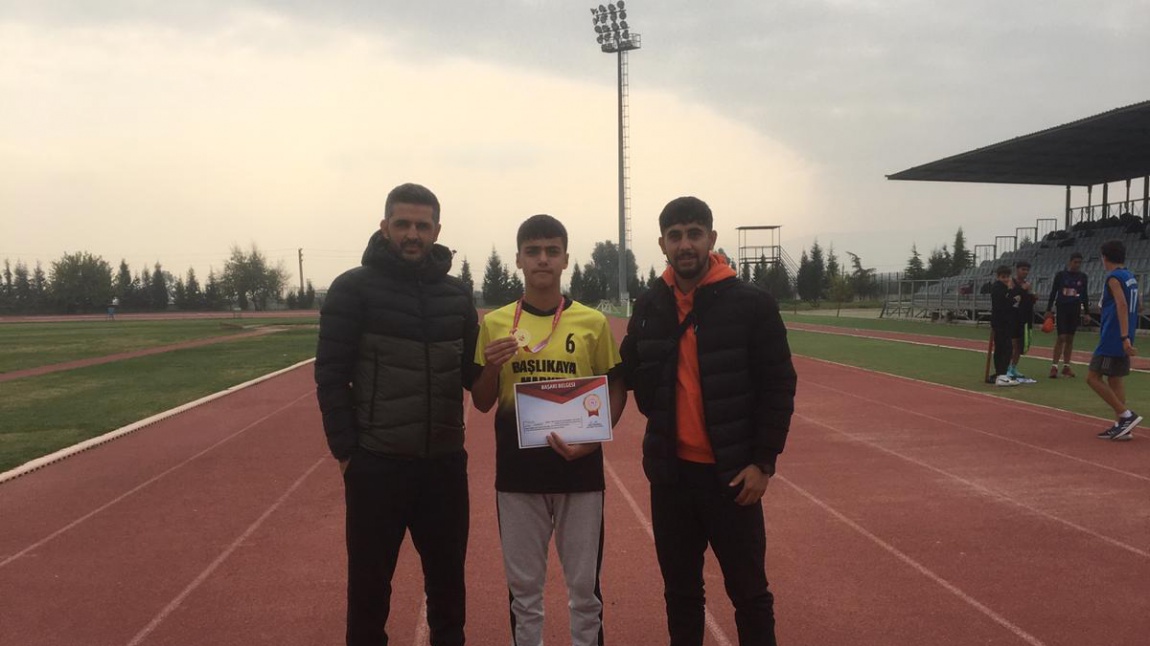 Öğrencimiz Efe Uğraş kros şampiyonasında il 1. 'si olmuştur.